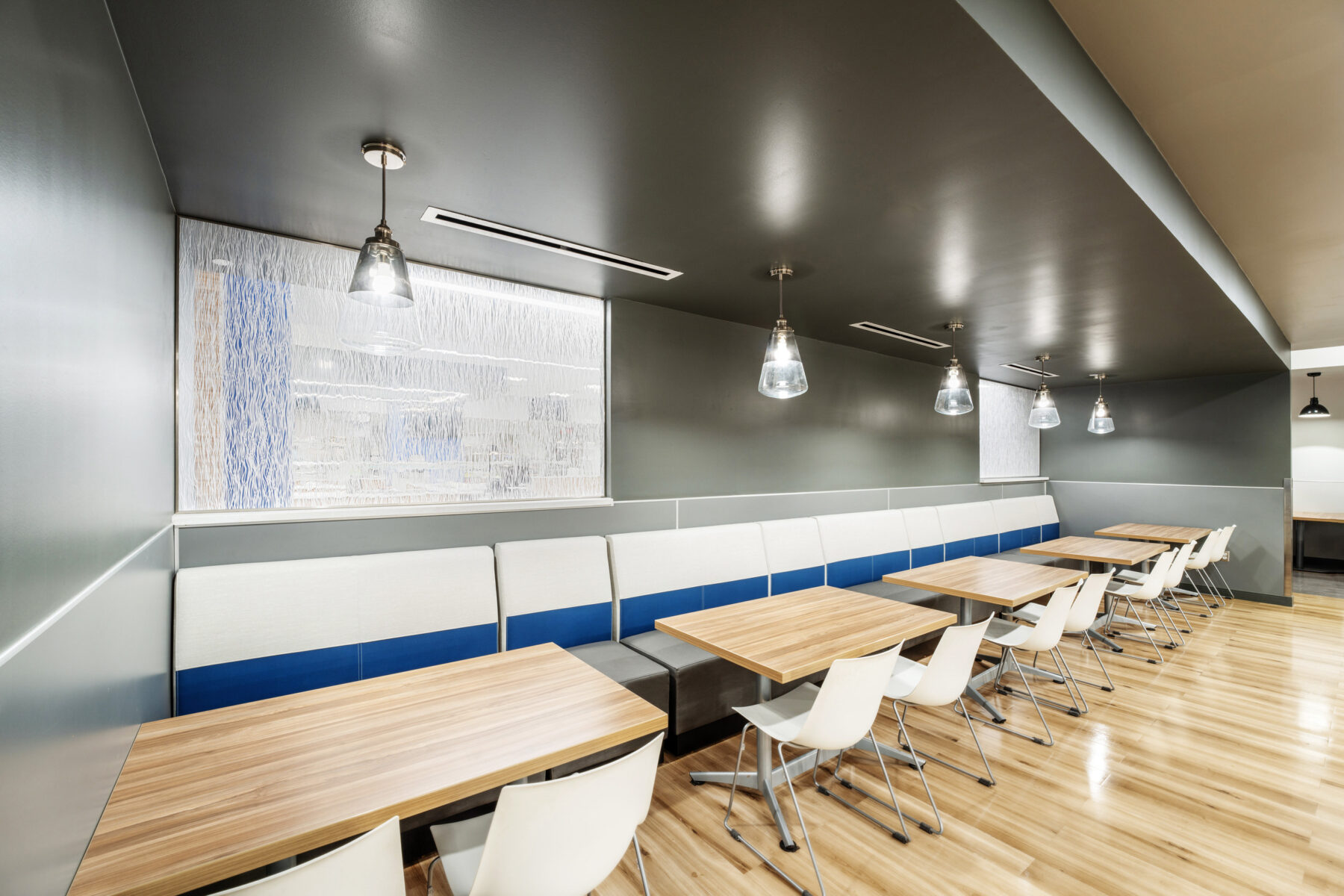 LowRes_UMC_Cafe_120