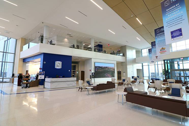 UMC HWH Lobby 01